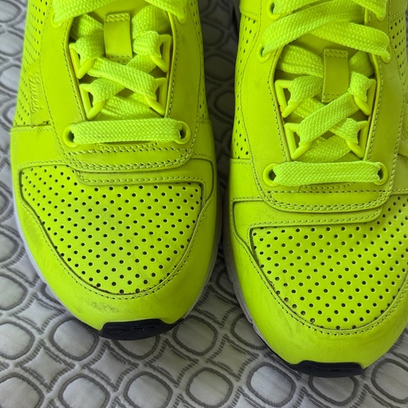 Gucci Bright Neon Yellow Sneakers - Picture 10 of 14